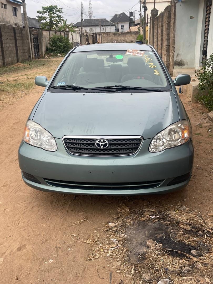 2005 Toyota Corolla LE