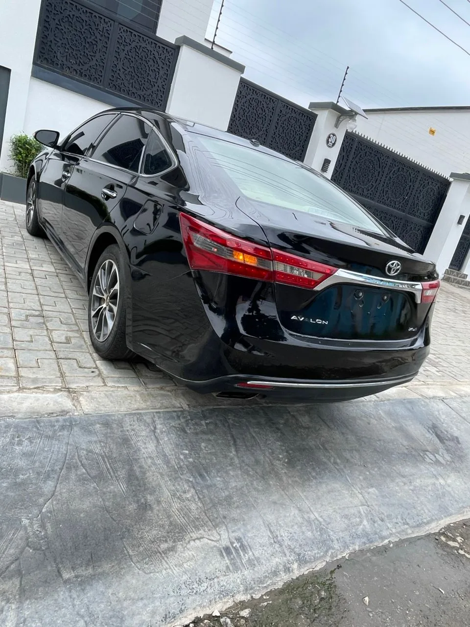 2016 Toyota Avalon XLE