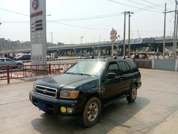 1999 Nissan Pathfinder