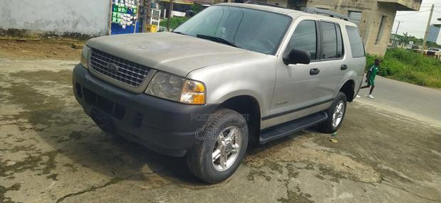 2005 Ford Explorer SPORT