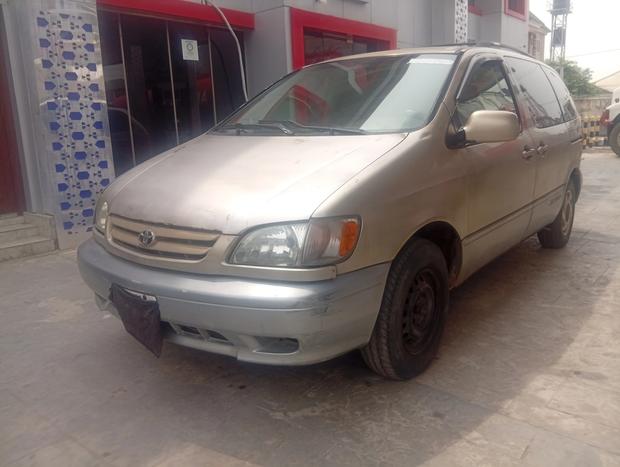 2002 Toyota Sienna
