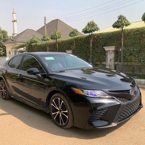 2018 Toyota Camry SE