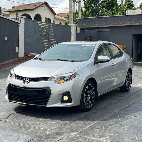 2015 Toyota Corolla SPORT