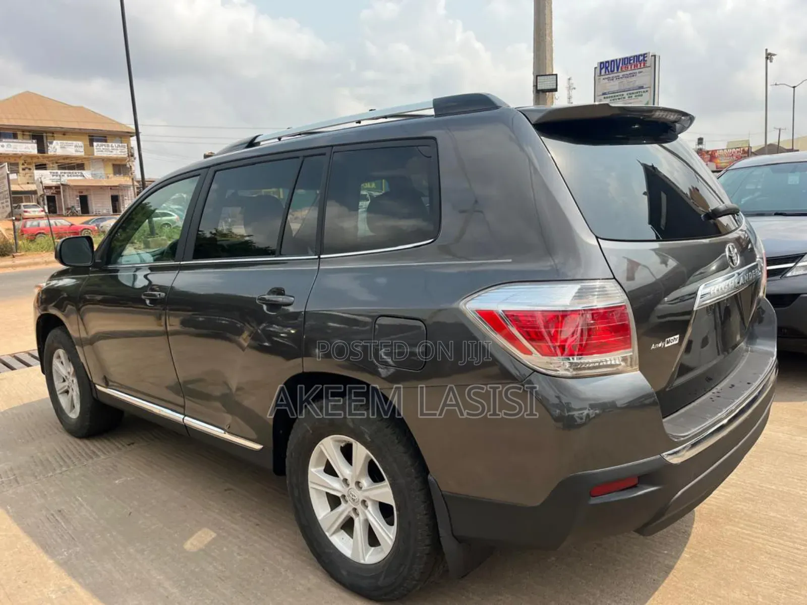 2014 Toyota Highlander - Image 1