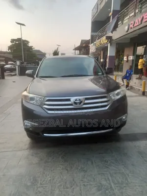 2011 Toyota Highlander SE - Image 1