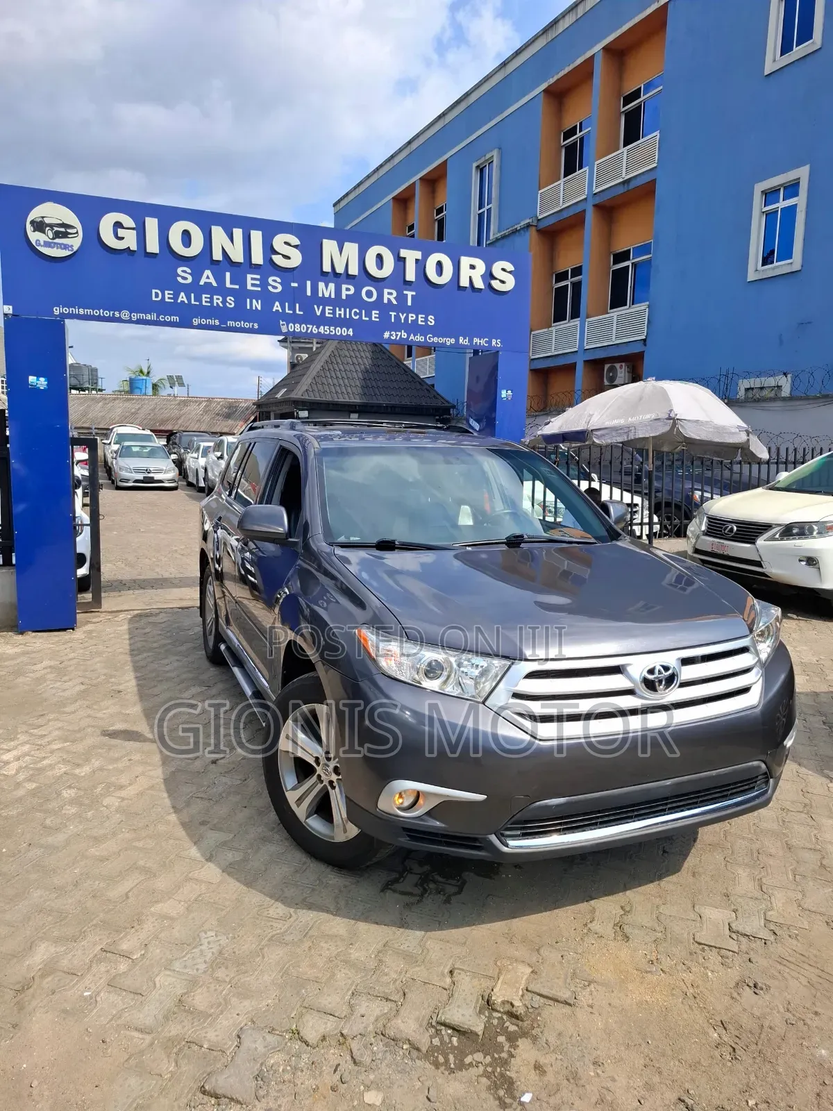 2011 Toyota Highlander SE