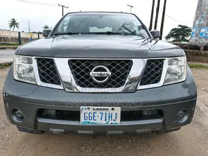 2006 Nissan Pathfinder LE