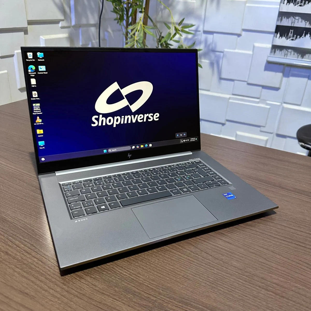 HP zBook Studio G8 - 11th Gen. Intel Core i7 - 512GB SSD - 16GB RAM - 4GB Nvidia T1200 - Keyboard Light