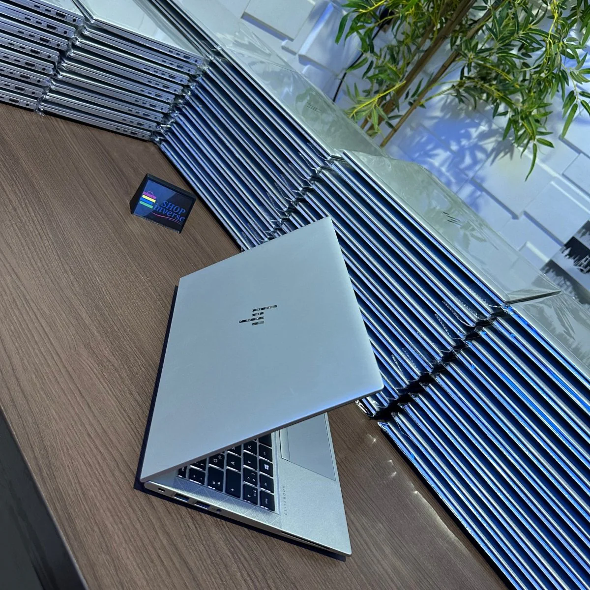 HP EliteBook 830 G7 - 10th Gen. Intel Core i5 - 256GB SSD - 8GB RAM - keyboard Light - Touchscreen - Face ID